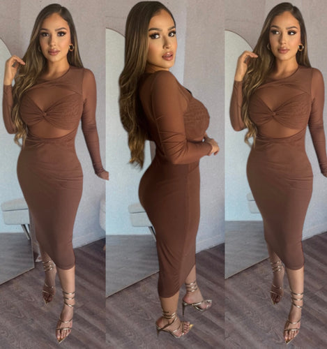 Yanelinda Dress (Mocha)
